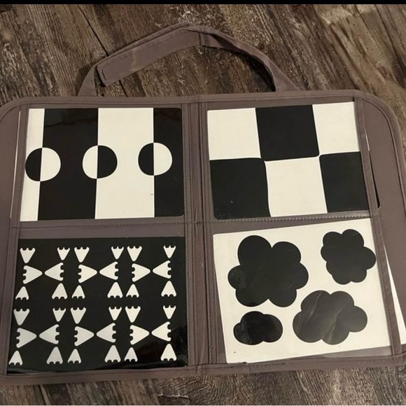 Lovevery Travel Card Holder - Picture 1 of 4